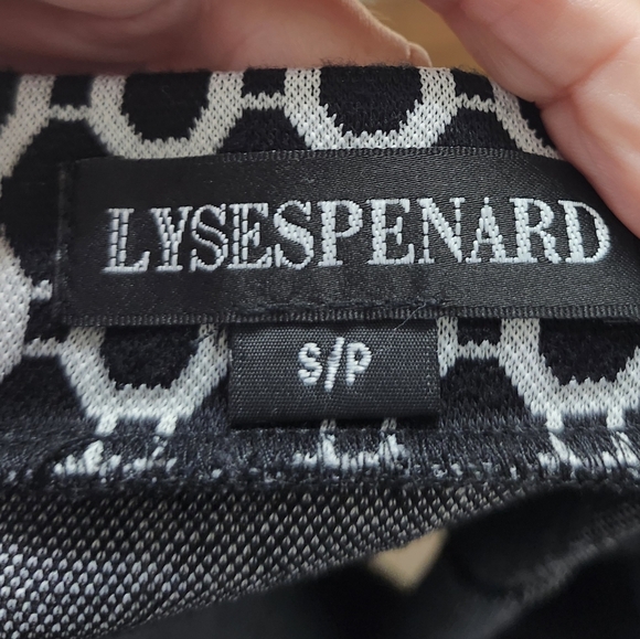 Great condition, size small skirt. Final price - Picture 3 of 4